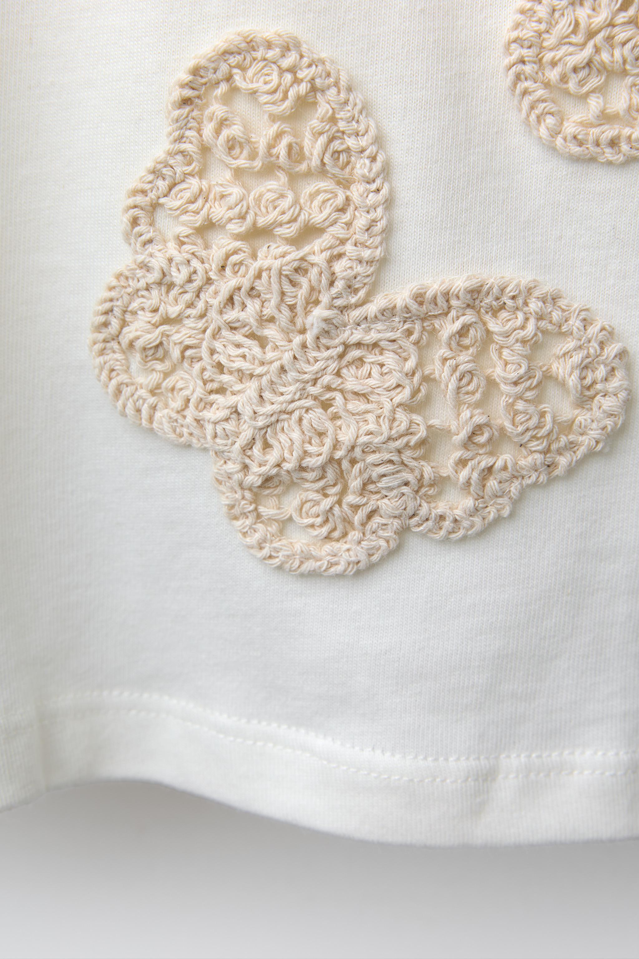 CROCHET FLORAL T-SHIRT